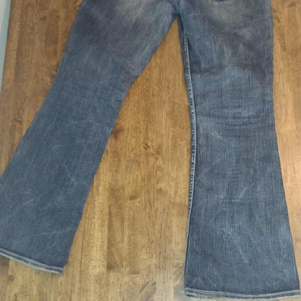 Silver Jeans Co Lola denim Medium Wash jeans Flare 29